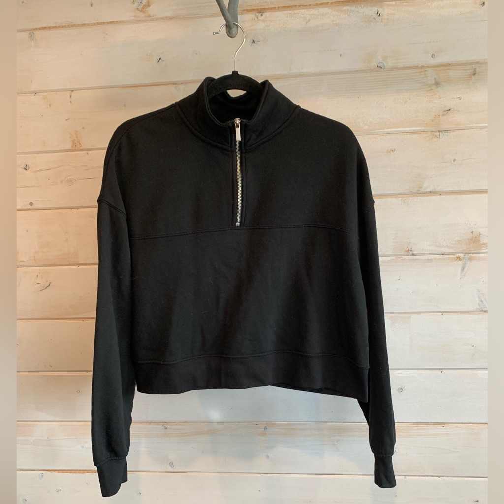 H&M | Black Cropped Quarter Zip Sweater